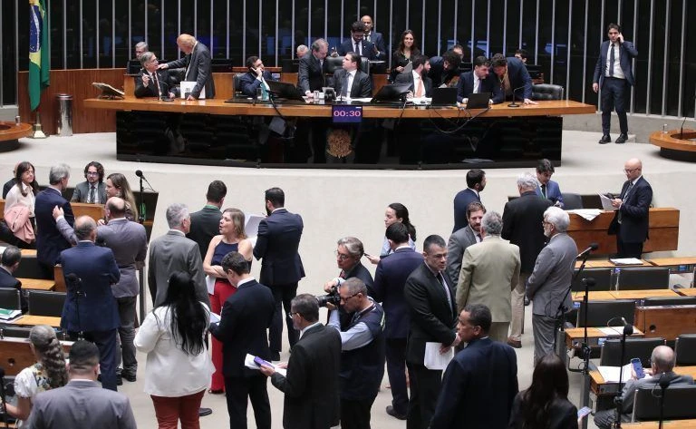 Waack: Planalto mira ganho eleitoral em embate com Congresso