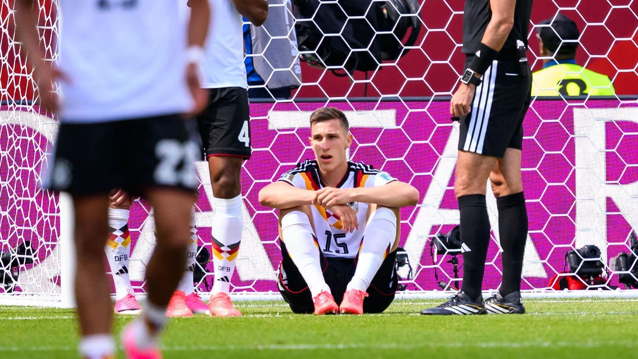 Alemanha perde Schlotterbeck até o fim da Copa após lesão no tornozelo