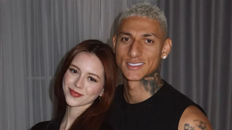 Esposa de Richarlison, Amanda Araújo, vira fenômeno nas redes; conheça