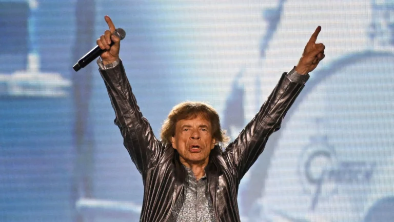 “Adoraria sair em turnê”, diz Mick Jagger ao anunciar futuro dos Stones