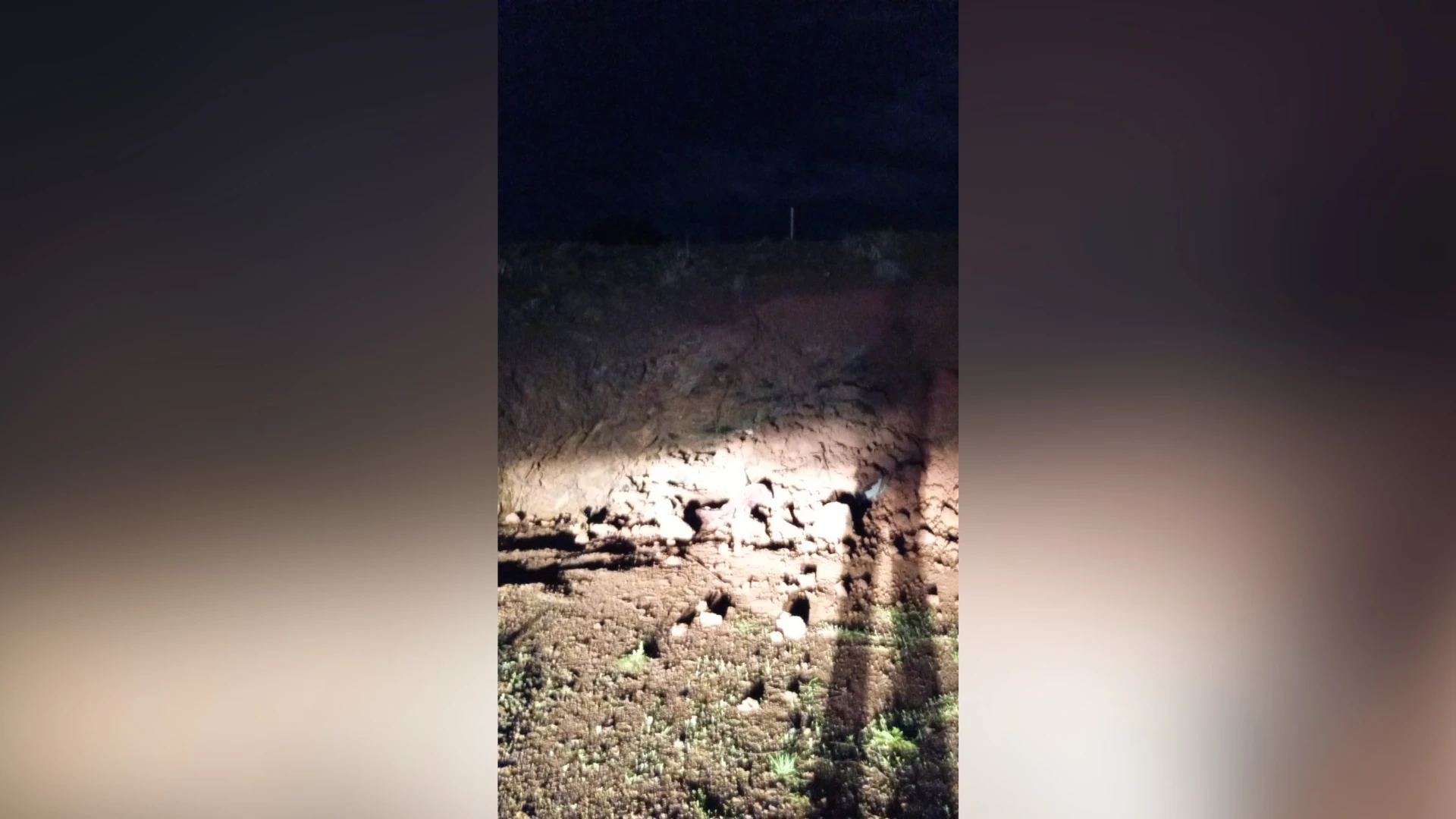 Homem é encontrado vivo após ficar mais de oito horas soterrado em SC