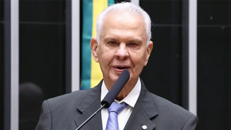 DC filia José Carlos Araújo e sigla passa a ter representação no Congresso