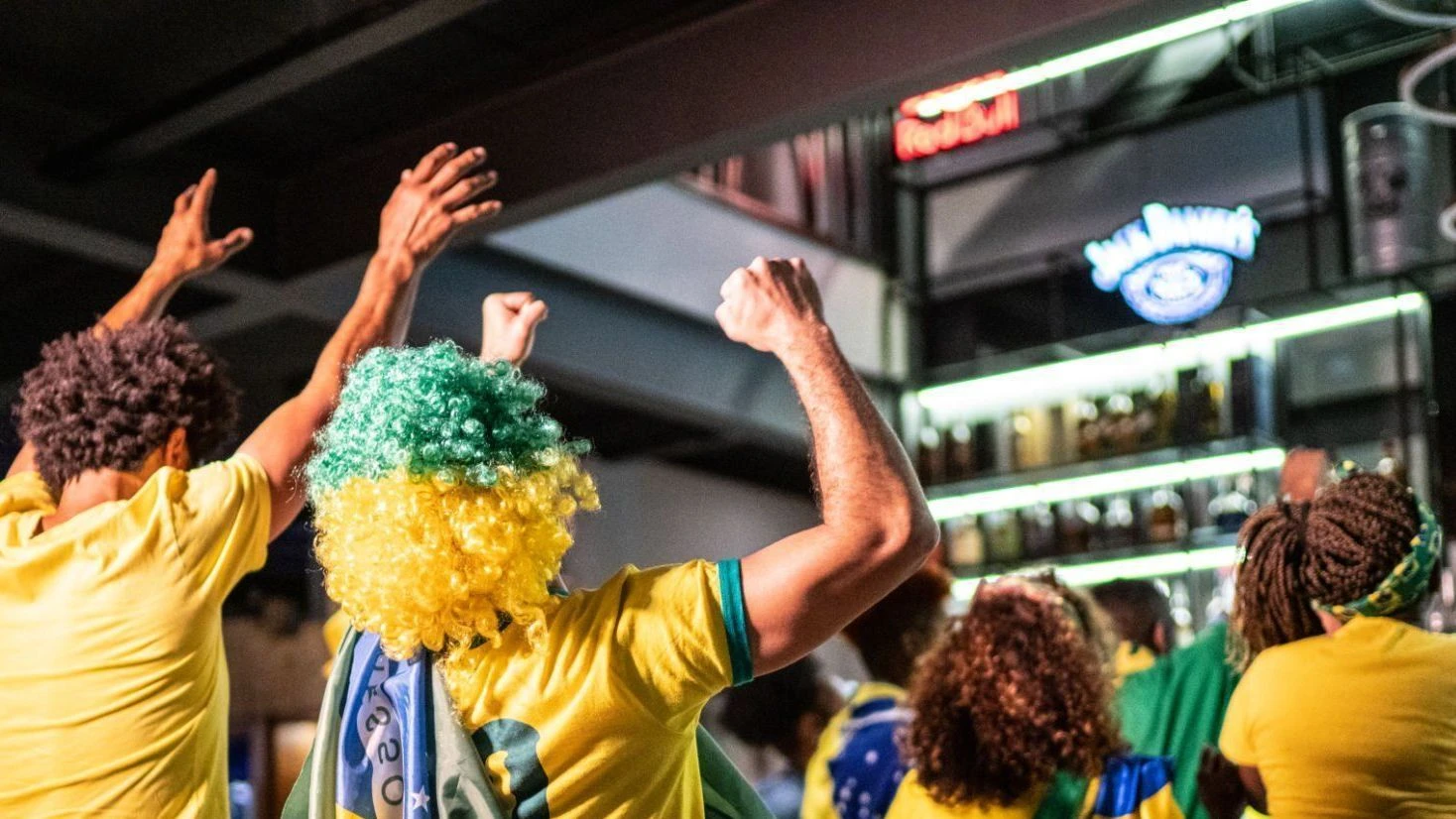 Consumação mínima e taxa de 10%: saiba o que bares podem cobrar na Copa