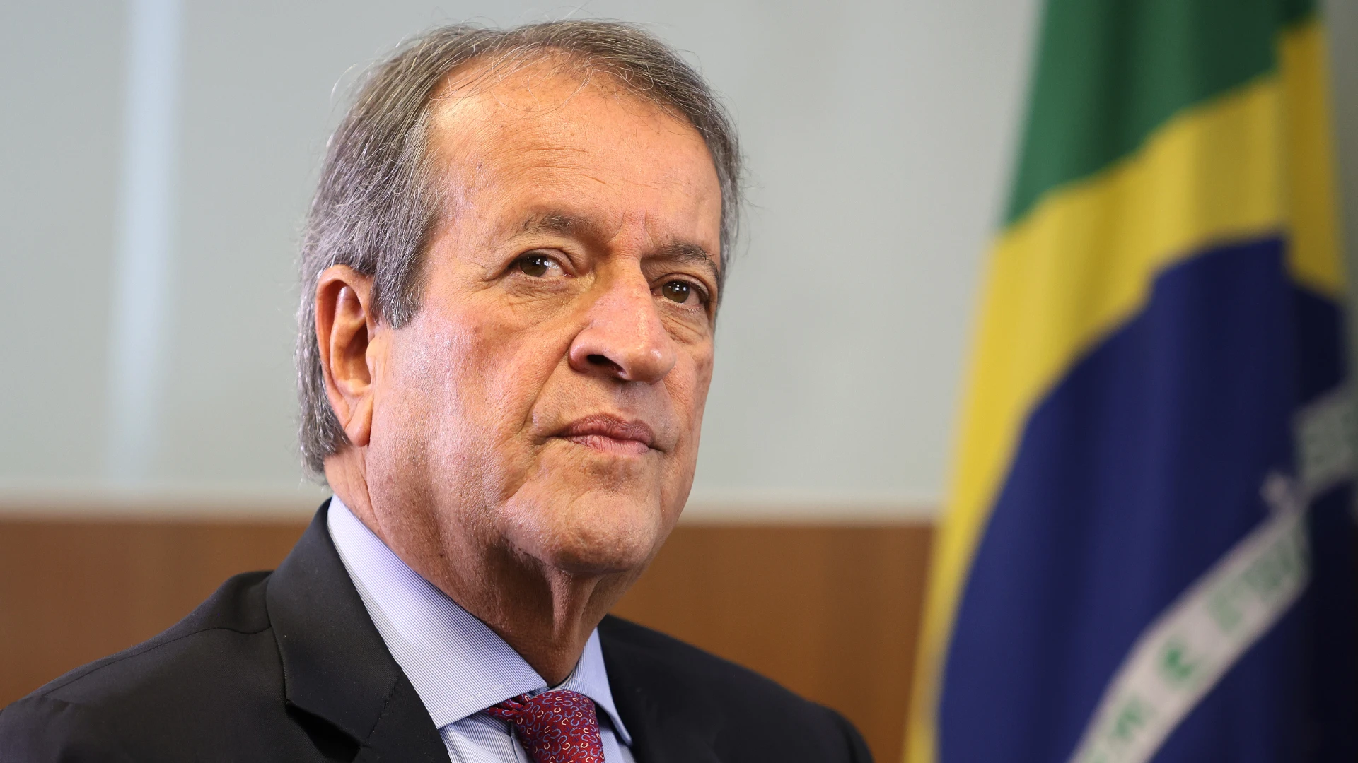 Valdemar diz não acreditar que Michelle mudará de sigla