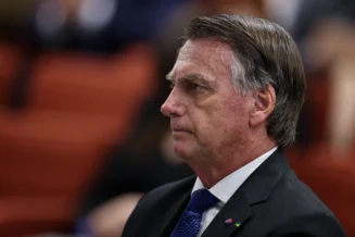 Aliados comemoram domiciliar de Bolsonaro, mas lamentam isolamento político