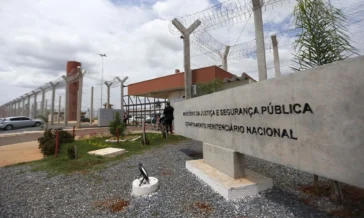 Chefe de facção do Paraná é encontrado morto em presídio de Brasília