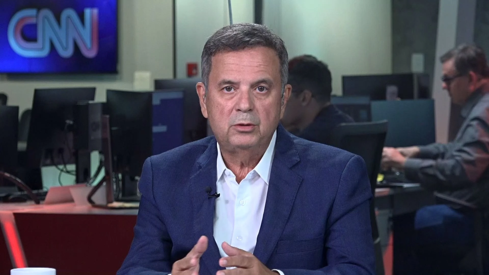 Marinho descarta troca de vice de Flávio: 