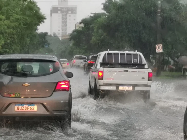 Tempestade com chuva de granizo deve atingir o RS nos próximos dias