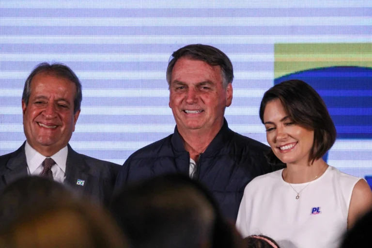 Bolsonaro pede visita de cunhada para exames médicos de Michelle