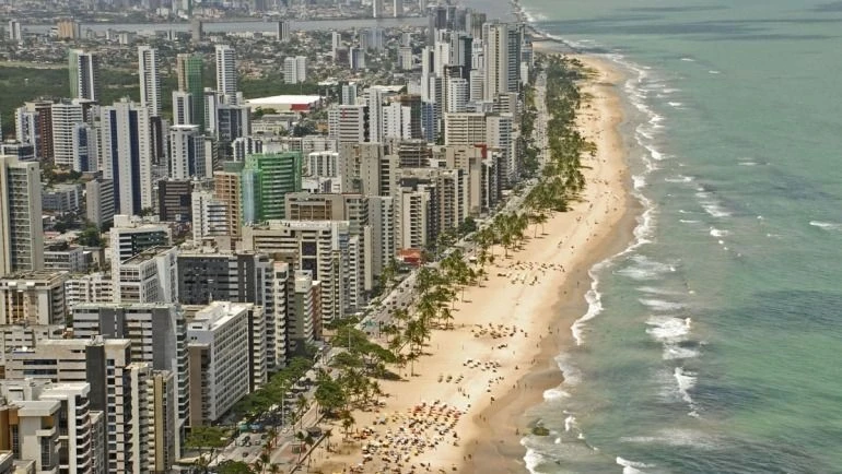 Semana em Recife terá chuvas contínuas e elevado índice ultravioleta