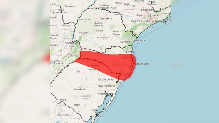 Alerta vermelho de grande perigo para chuva é emitido para SC e RS