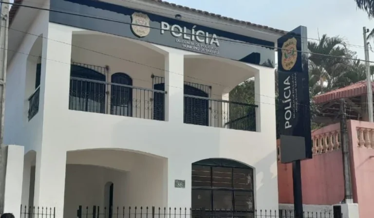 Homem foge depois de atear fogo na companheira, que teve 80% do corpo queimado