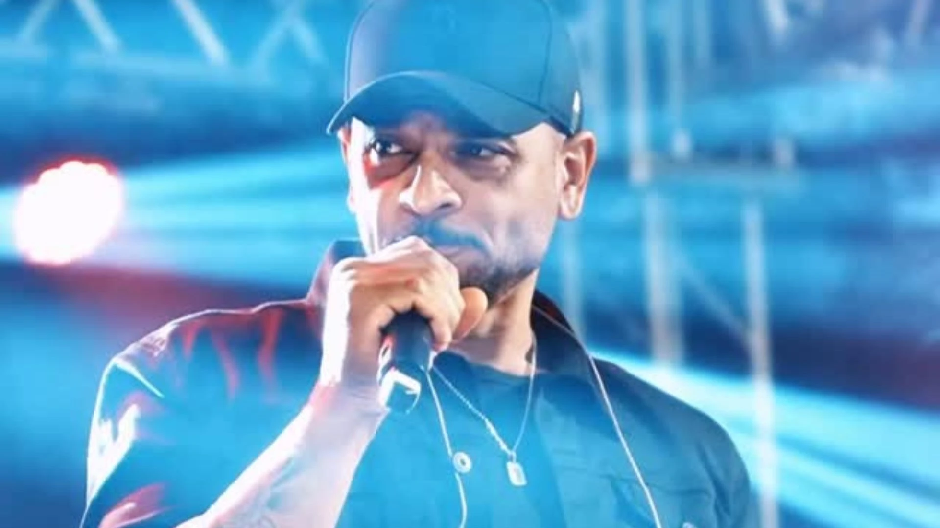 Cantor sertanejo é internado e descobre leucemia aos 38 anos
