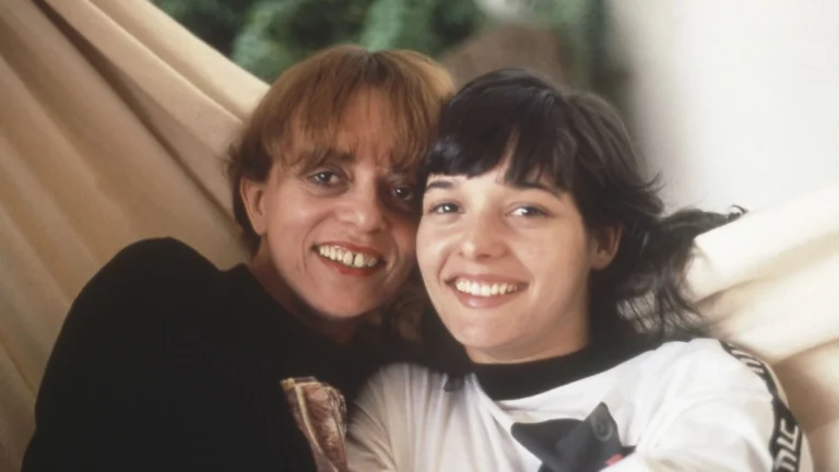 Gloria Perez homenageia Daniella Perez no dia em que filha faria 56 anos