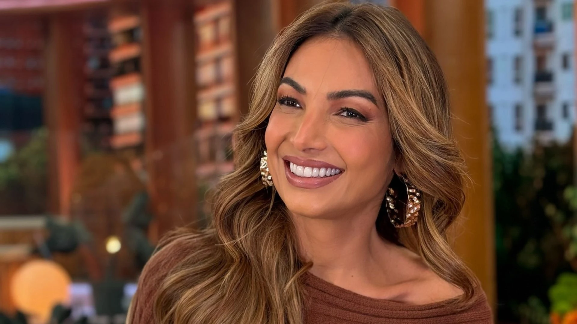 Patrícia Poeta celebra ao ter nome em ranking de apresentadores queridos