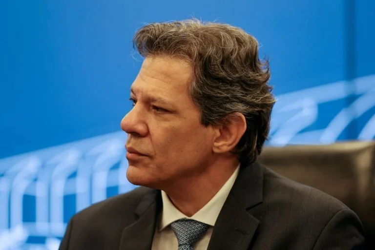 Apuração da PM encontra divergências em relato de motorista de Haddad
