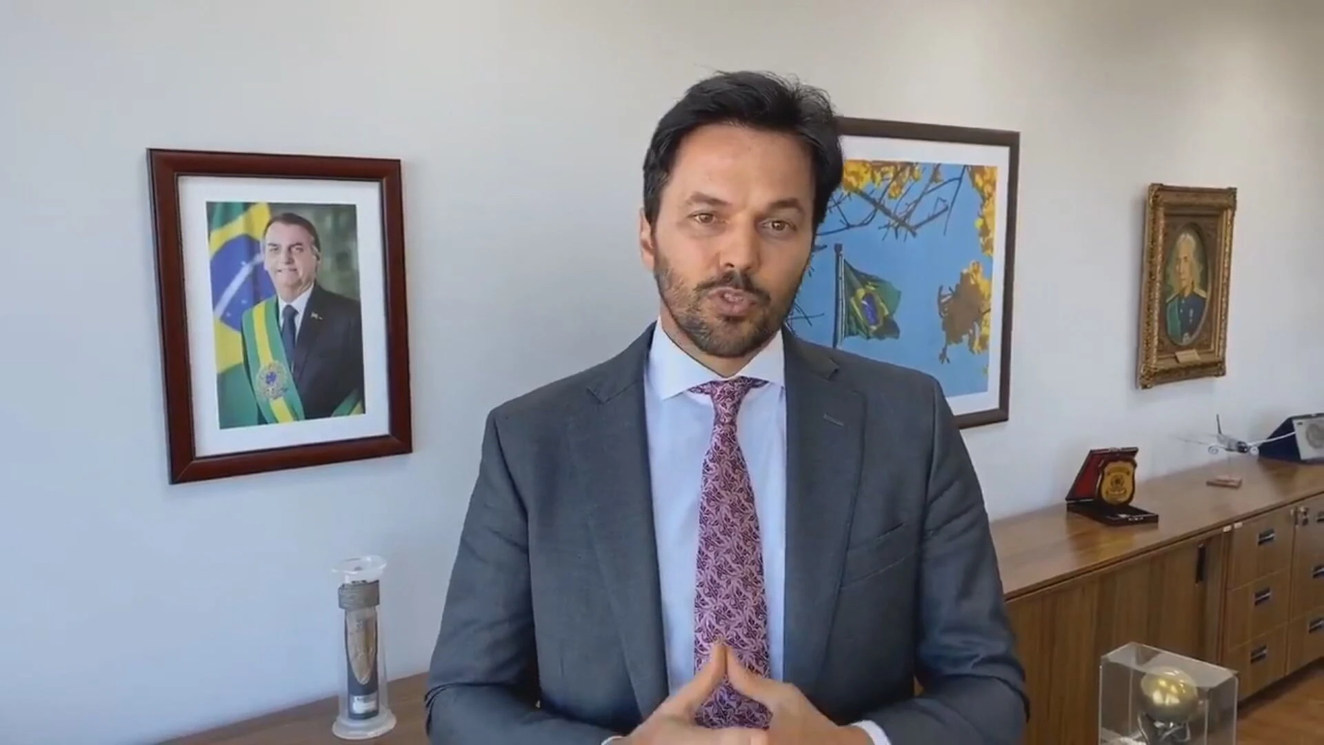 Fábio Faria intermediou contatos entre Moraes e Vorcaro, diz PF