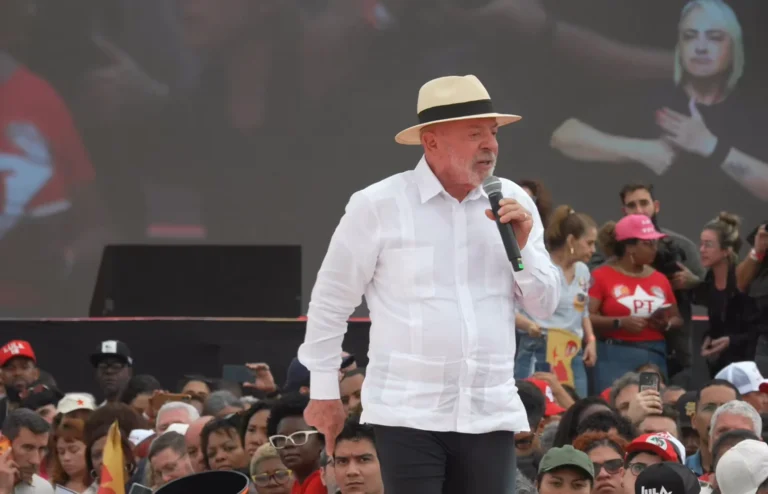 Lula defende despesa com previdência e diz que acabou com fraude no INSS