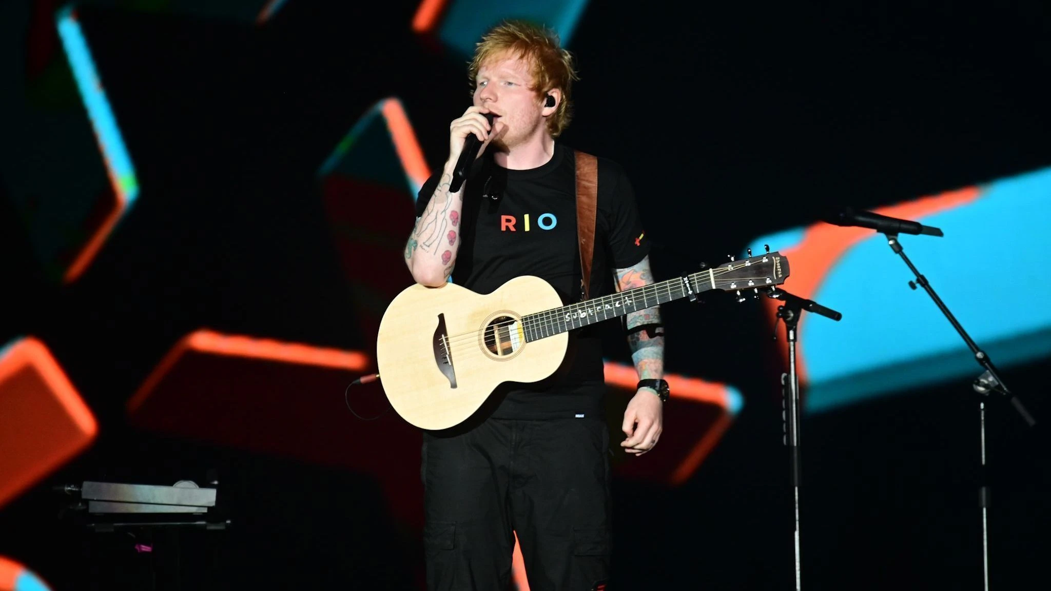 Após polêmica, show de Ed Sheeran tem ingressos sobrando e preço reduzido