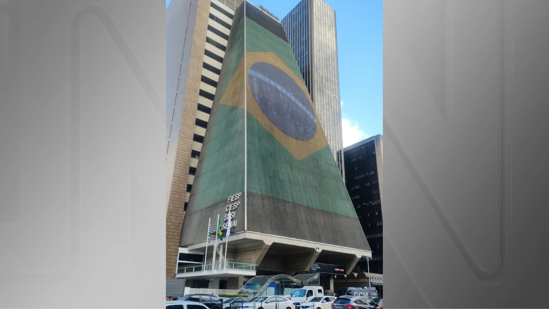 Fiesp exibe bandeira do Brasil contra o STF