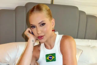 Virginia anuncia que não vai passar coroa para próxima rainha de bateria da Grande Rio; entenda