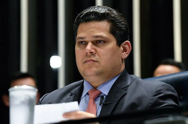 Alcolumbre sobre Moraes: “esqueceram que pediram R$ 130 mi para um filme”