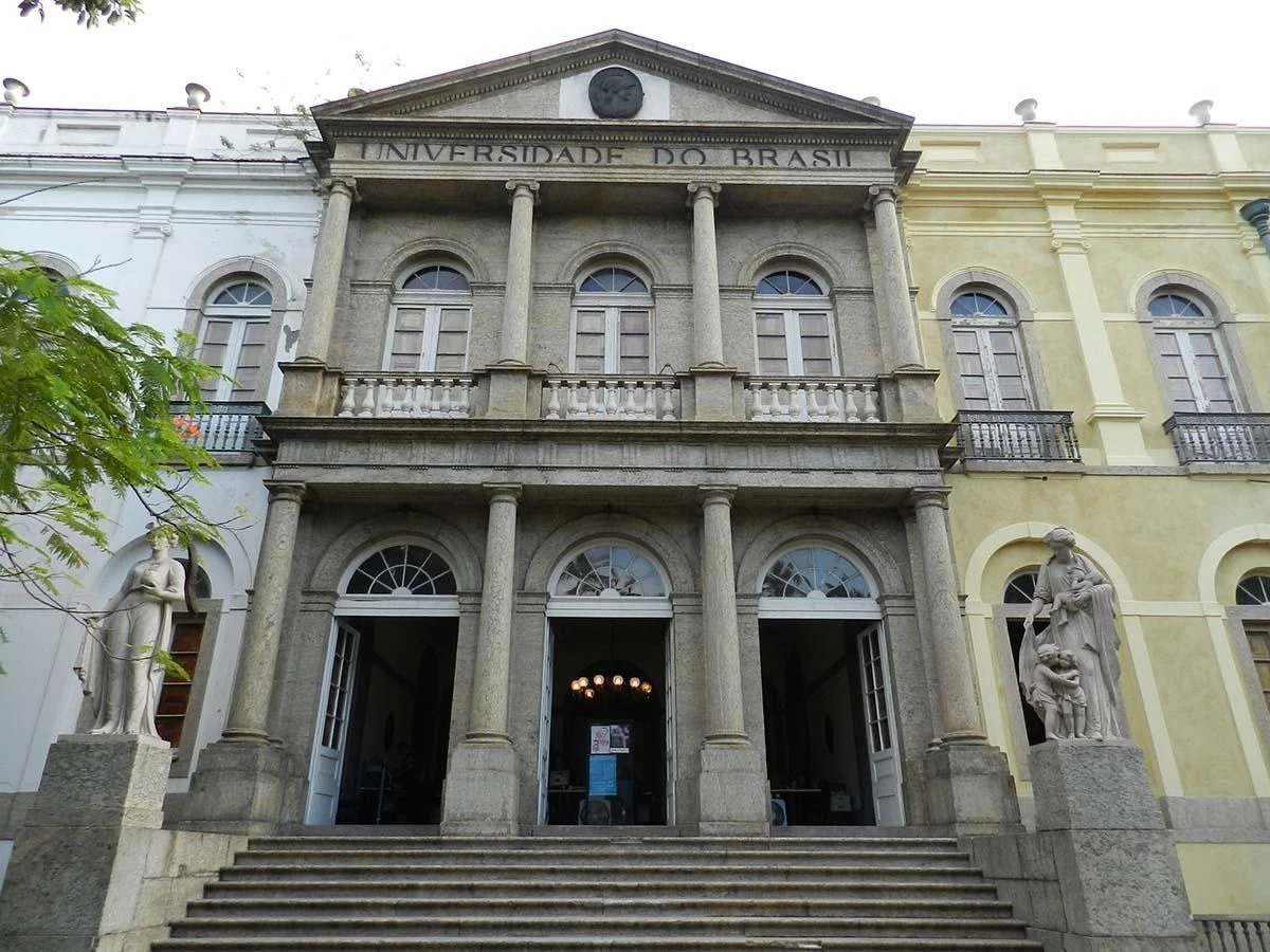 PF faz operação contra fraudes em concurso público da UFRJ