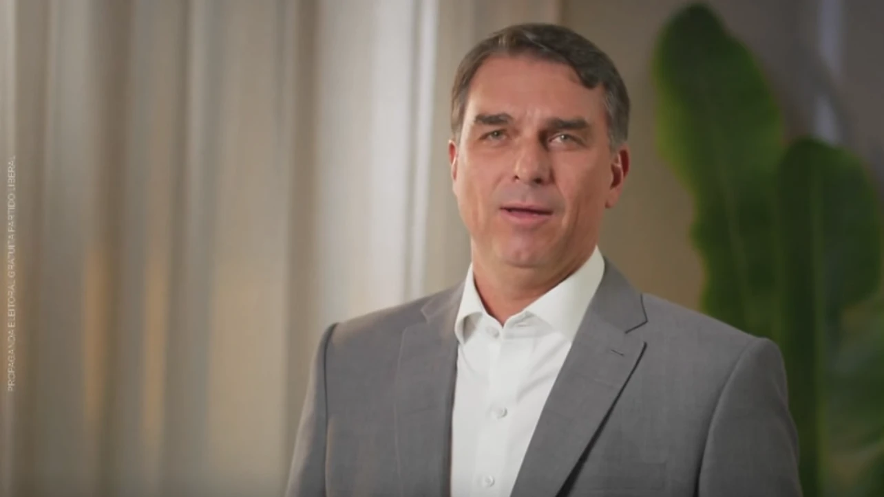 Eleições 2026: Flávio Bolsonaro vota no Rio de Janeiro