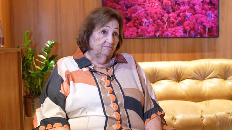 Dona Déa Lúcia participa de propaganda do PT e relembra morte de Paulo Gustavo na pandemia