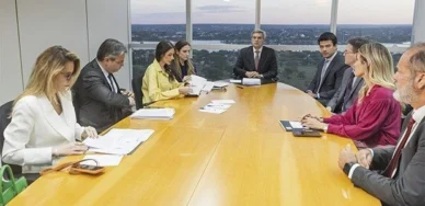 TSE ouve Meta e campanhas sobre igualdade em tratamento de Flávio e Lula