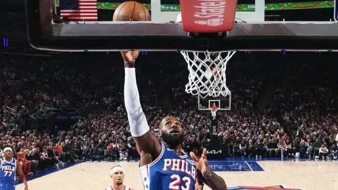 Trump afirma que LeBron James desrespeitou EUA durante o hino nacional