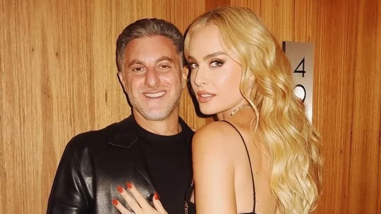 Angélica ganha declaração de Luciano Huck ao vivo: “Mulher da minha vida”