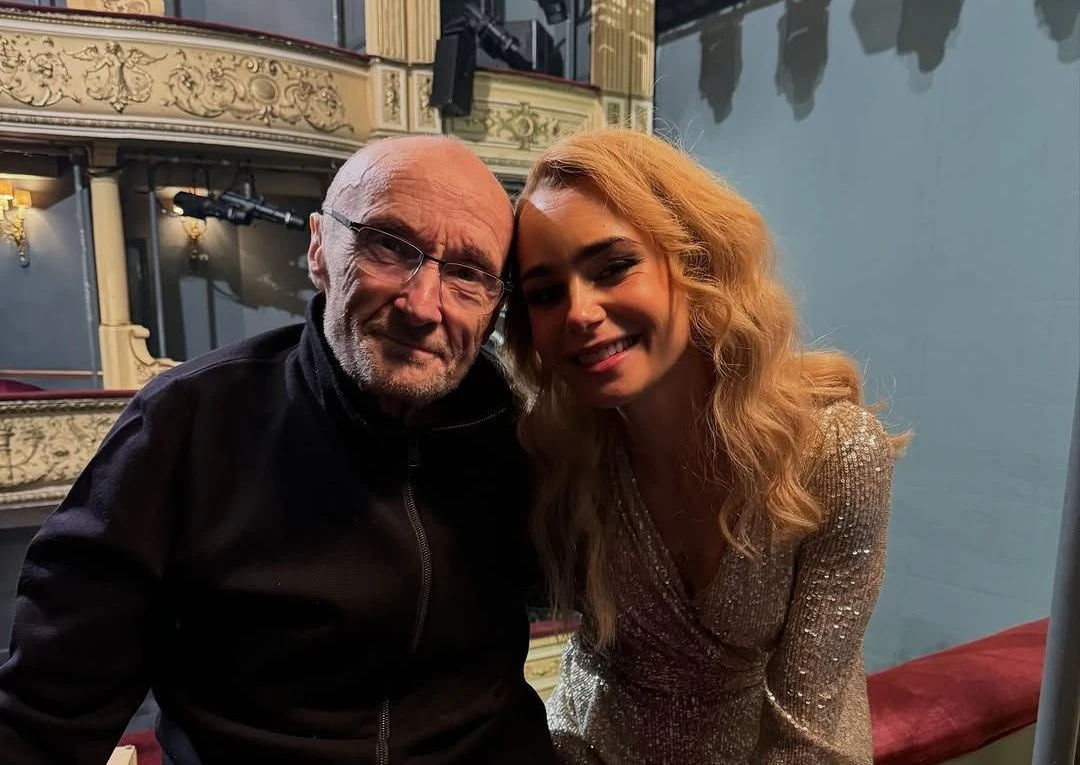 Phil Collins revela que Lily Collins temeu sua morte devido ao alcoolismo