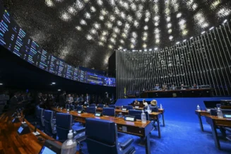 Governo prepara calendário especial para acelerar PEC da 6x1 no Senado