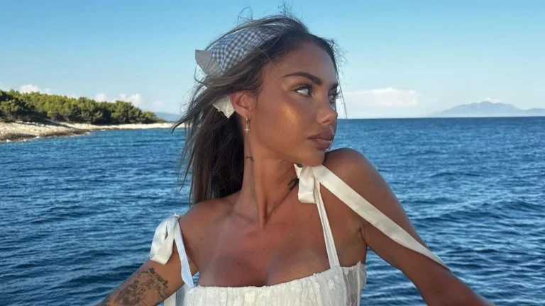 Morre Sahara Ray, ex-affair de Justin Bieber, aos 34 anos, diz site